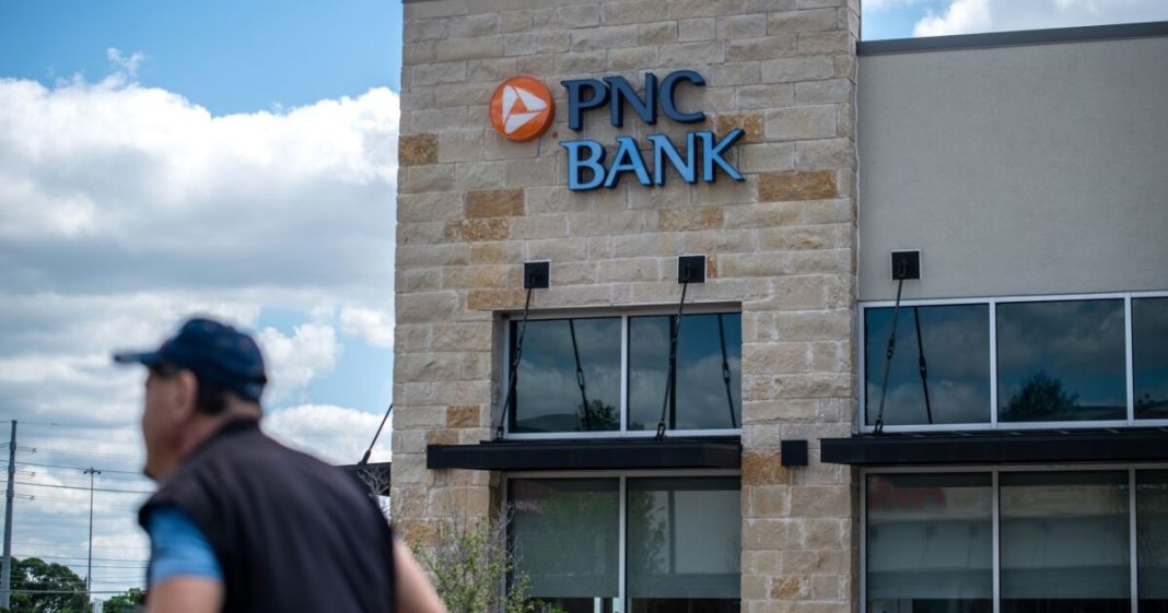 The more things change: Bank CEOs on why they're adding branches